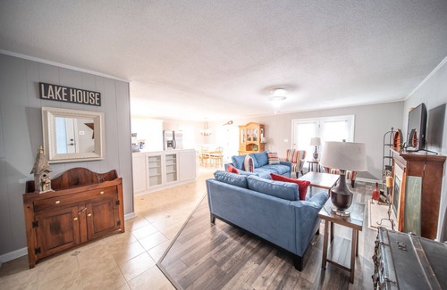 Inman House | Pretty Lake Bowen SC Retreat, near TIEC, Asheville, Spartanburg, Furman, Wofford