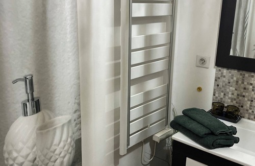 Garrigues Bed & Breakfast | Pretty mazet in Nîmes in the heart of the garrigue