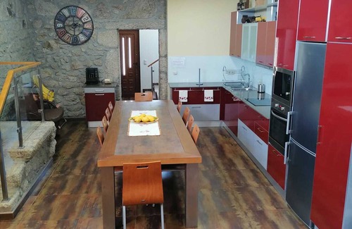 Vale de Cambra House | Pretty restored house, 10,000 square metres of land with small stream