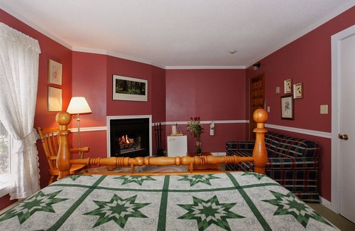 Grey Highlands House | Pretty River Valley Country Inn