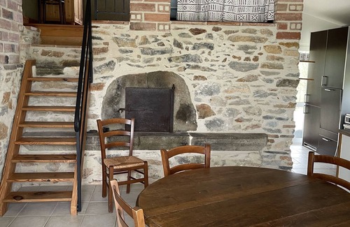 Belleserre Cottage | Pretty stone cottage