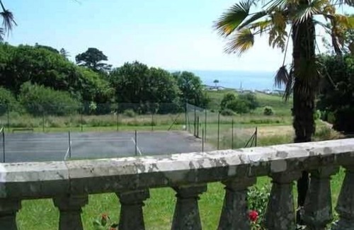 Locmaria-Plouzane Apartment | Pretty studio, mature property, all mod cons/sea/private access to beach