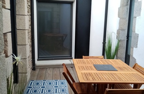 Hennebont Apartment | PRETTY T2 ON THE GROUND FLOOR, INDEPENDENT, QUIET, REFURBISHED, WITH TERRACE