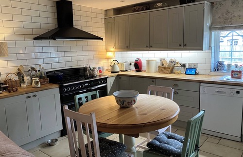 Marnhull Cottage | Pretty two bedroom/two bathroom cottage in Marnhull in Dorset.