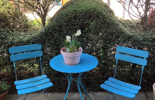 Marnhull Cottage | Pretty two bedroom/two bathroom cottage in Marnhull in Dorset.
