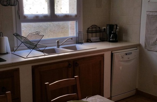 Bedarrides House | Pretty village house equipped with terrace and air conditioning. For 6 people