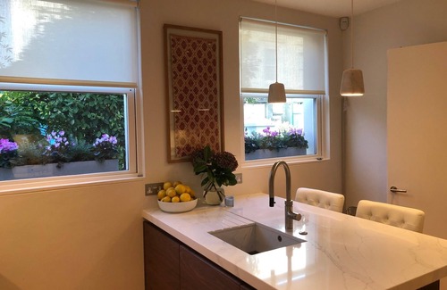 Little Venice House | Pretty white stucco detached house in the heart of Little Venice