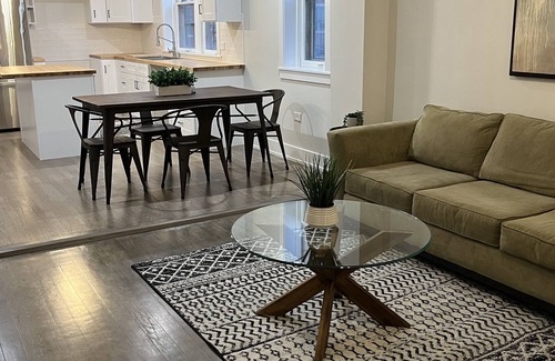 Bucktown Apartment | Pricate bedroom in a Luxurious newly rehabbed apartment