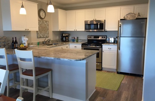 Gulf Place Condo | Price Drop for Fall, Two Night Stay, Private Beach Access, Great Restaurants