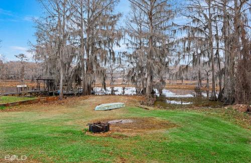 Uncertain House | Price Drop For This Weekend, Lakefront, Canoes & K