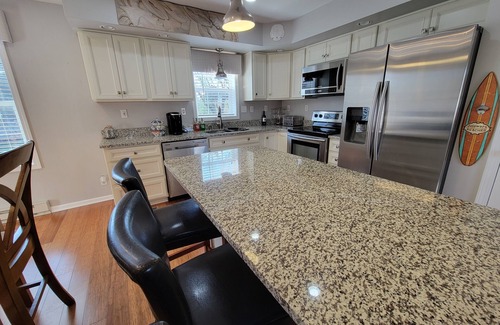 Ocean View House | PRICE DROP - HIGHLY RATED! Cozy, single family home close to beach and golf
