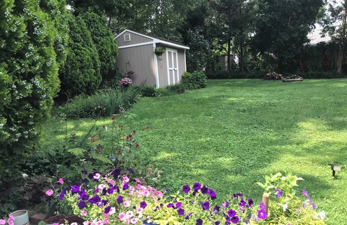 Falls Church Apartment | Price Drop!Minutes from DC!Huge, new reno’d apartment. Walk to shops, eateries!