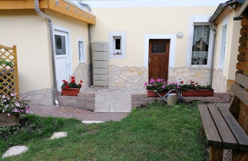 Waldheim Apartment | Price f. 4 pers. incl. WiFi - Family Accommodation - Hostel f. professional