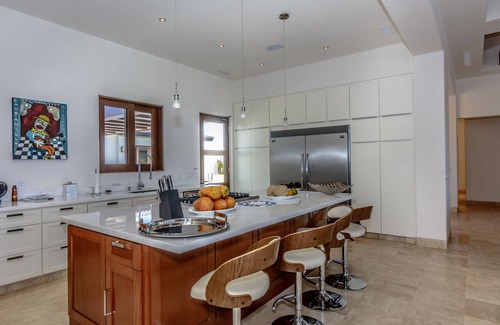 Buzzards House | Price Slashed 194 Fundadores -Gated Pool, Gym, Beach Club, Maid, Butler, Theatre
