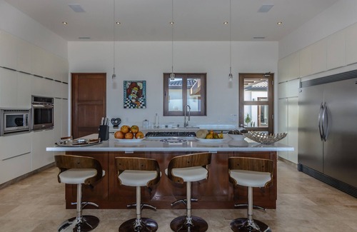 Buzzards House | Price Slashed 194 Fundadores -Gated Pool, Gym, Beach Club, Maid, Butler, Theatre