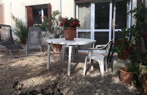 Giens Apartment | PRICE SPEC JUNE/JUL GIENS Studio 2/4 pers Jard-BARBEC 300 m Port duNIEL