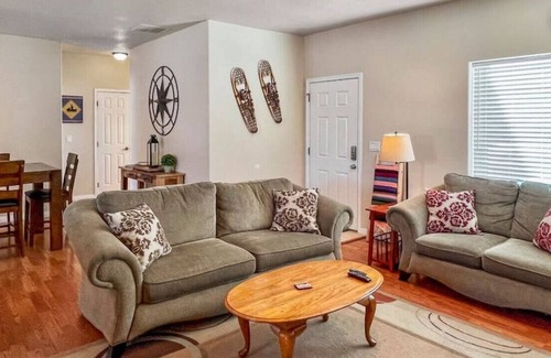 Donnelly Cabin | .Price Street Retrea · Spacious, Family and Pet friendly, WiFi, Fire Pit,