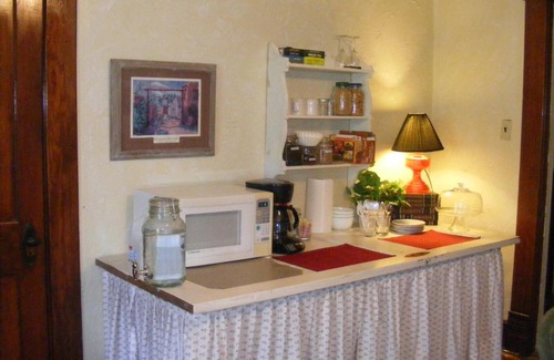 Glen Rose Bed & Breakfast | PriceHouseInn