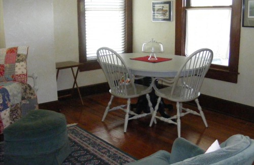 Glen Rose Bed & Breakfast | PriceHouseInn