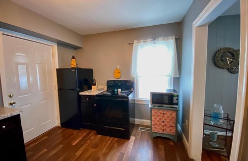 Dry Ridge House | Prickly Pair Suites