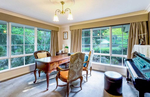 Park Orchards House | Pride Leisure Tudor House in Park Orchards