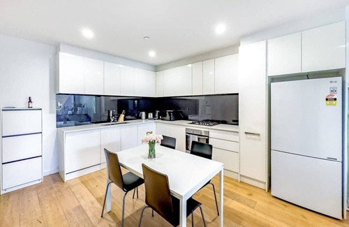 Bentleigh Apartment | Pride Modern 2BR Apt in Bentleigh Private Garden Free Parking