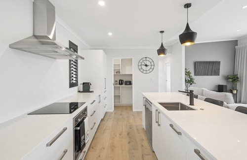 Martinborough House | Pride of Pinot - Martinborough Holiday Home