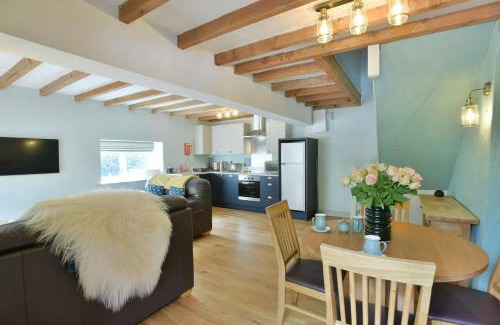 Crowdecote House | Priestley Cottage