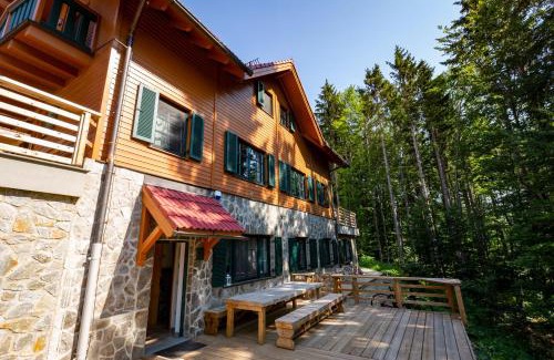 Hocko Pohorje Apartment | Prijeten sončen apartma v objemu Pohorja