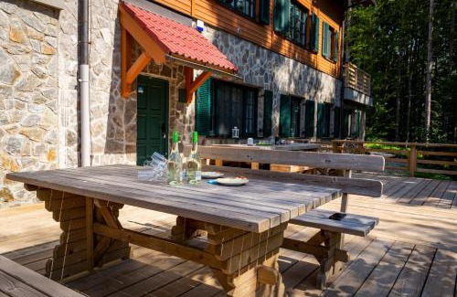 Hocko Pohorje Apartment | Prijeten sončen apartma v objemu Pohorja