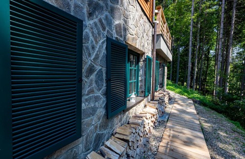 Hocko Pohorje Apartment | Prijeten sončen apartma v objemu Pohorja