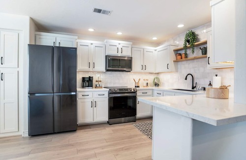 Paradise Valley Village Condo | Prima Ballerina Salida by PaseoHomesAZ *Westworld*