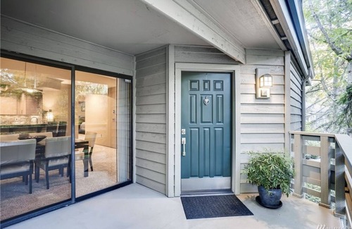 Northwest Bellevue Condo | Prime 2BR Condo in Downtown Bellevue