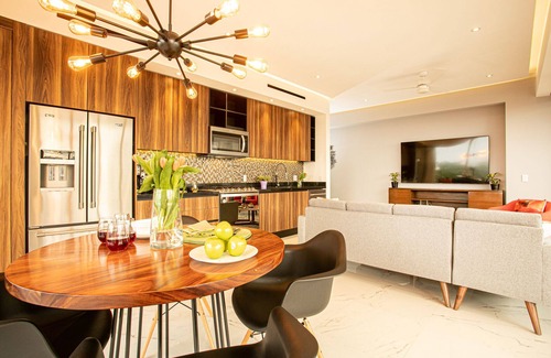 Emiliano Zapata Condo | Prime 2BR Condo, Rooftop Pool & Gym
