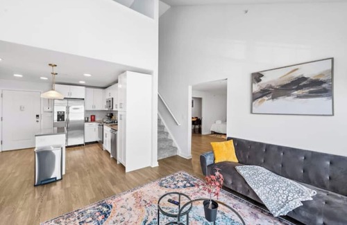Hackensack River Waterfront Apartment | Prime 3 Bedroom Loft Condo in Jersey Citynn