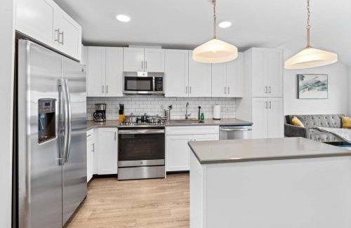 Hackensack River Waterfront Apartment | Prime 3 Bedroom Loft Only 25 Mins to Soho NYC
