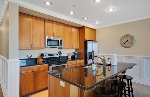Rockaway Beach Condo | Prime Beach Front Ocean Views - 30 Second Walk to Beach!