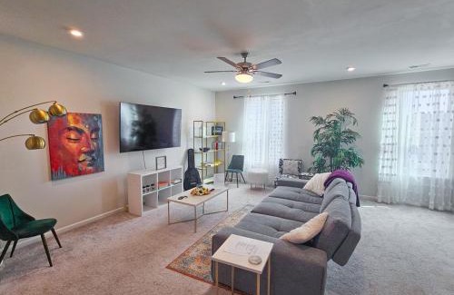 Cary House | Prime Cary Spot Near Fenton, Downtown & WakeMed