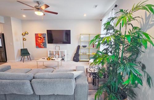 Cary House | Prime Cary Spot Near Fenton, Downtown & WakeMed