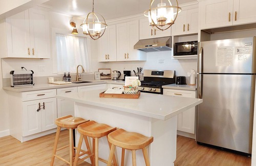 Monterey Park House | Prime Central LA Home DTLA, K-town, J-town & Attractions Nearby