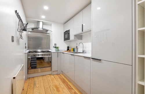 Soho Apartment | Prime Covent Garden gem with Air-Con