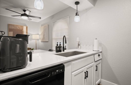 Wooten Apartment | Prime Crestview Suite! Cozy Beds & Free Laundry!