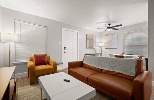 Wooten Apartment | Prime Crestview Suite! Cozy Beds & Free Laundry!