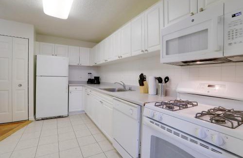 Crystal City Apartment | Prime Crystal City Location Apartment Near Airport