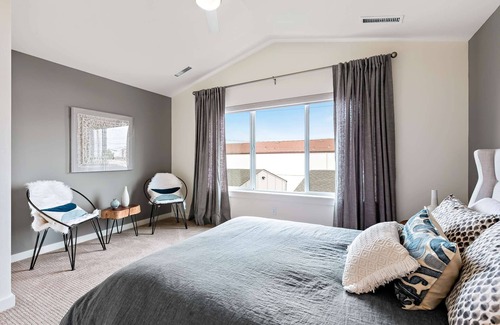 Downtown Boise Condo | Prime Downtown Location: 2 Private Master Suites, Walk/Bike to Shopping, Dining, and Coffee!