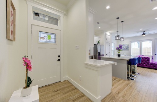 Greater Third Ward House | Prime EADO 4 BR Downtown Houston