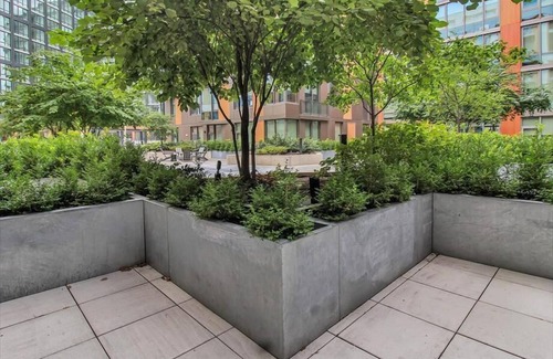Buzzard Point Apartment | Prime Historic DC | Petfriendly 1BR w/Pet Spa