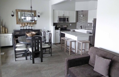 Redmond House | Prime Holiday Week Available and Starfest Holiday Lights!