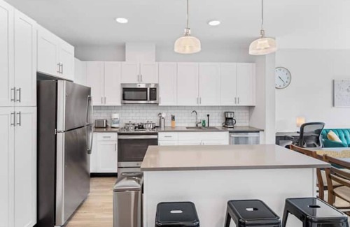 Greenville Apartment | Prime Jersey City Condo: Right Outside NYC