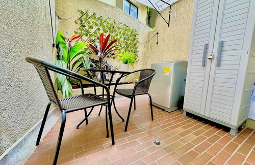 San Javier Apartment | Prime Laureles Location with Air Conditioning